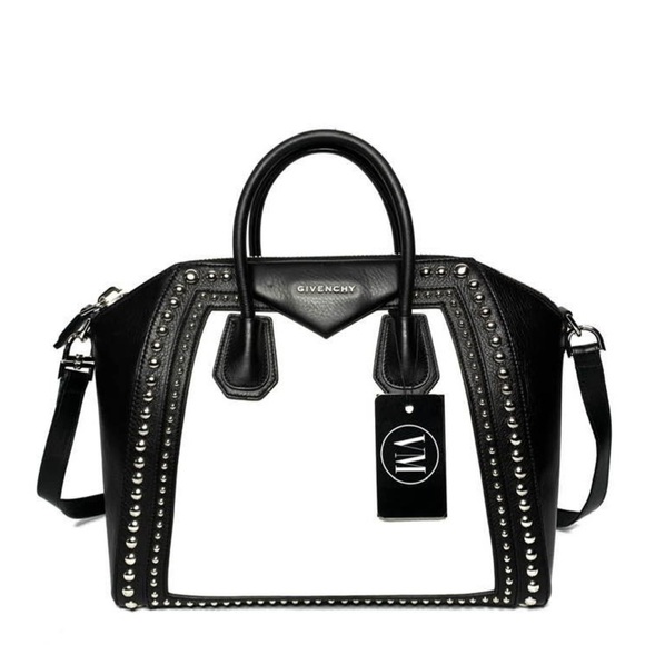 Givenchy Handbags - 🔴MAJOR SALE🔴 GIVENCHY • STUDDED ANTIGONA BAG W/ STRAP